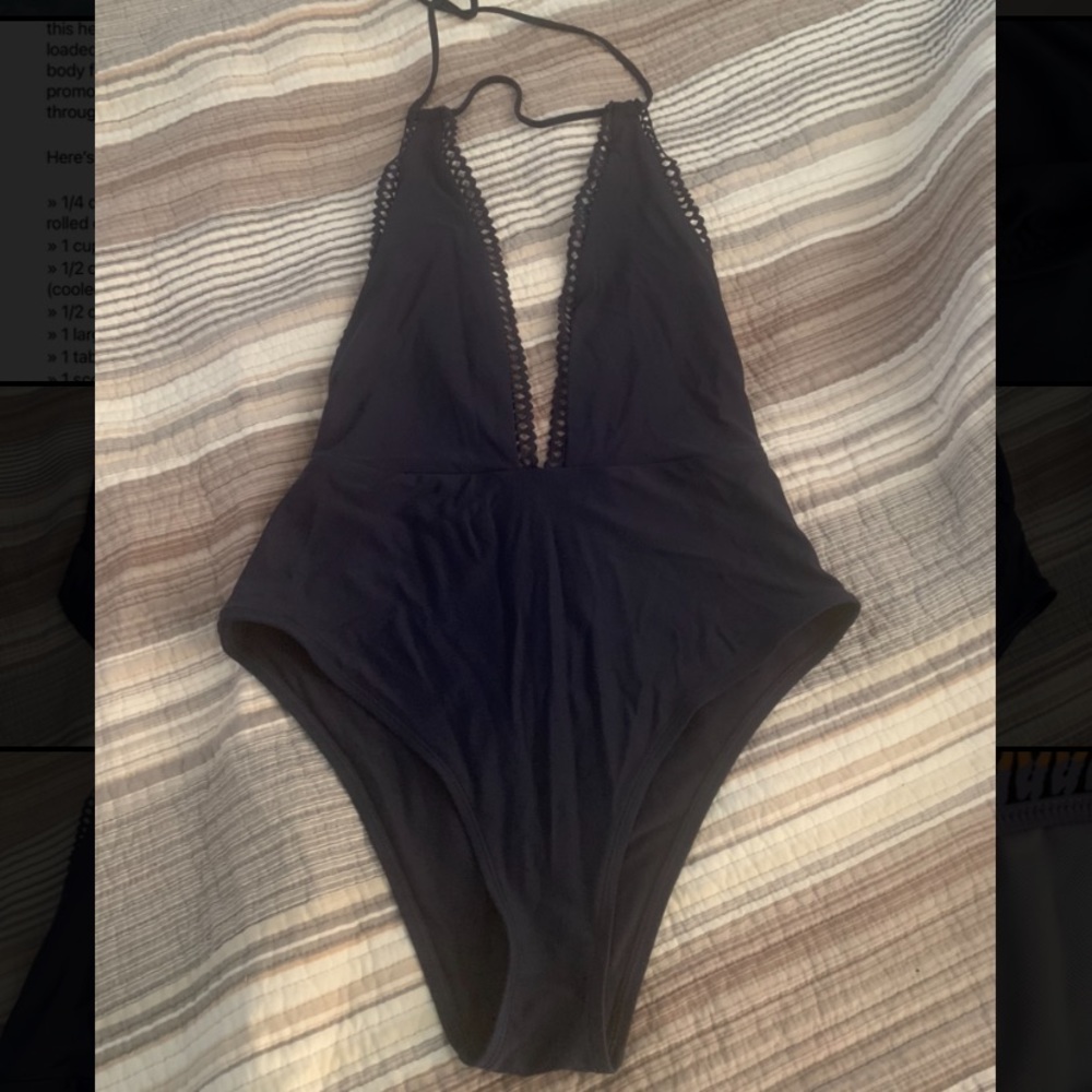 Aerie one piece swimsuit navy large halter